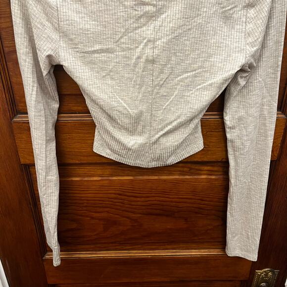 Reformation Paige Long Sleeve Crop Top Marble Tencel Stretch Size XS NWT - Picture 10 of 11